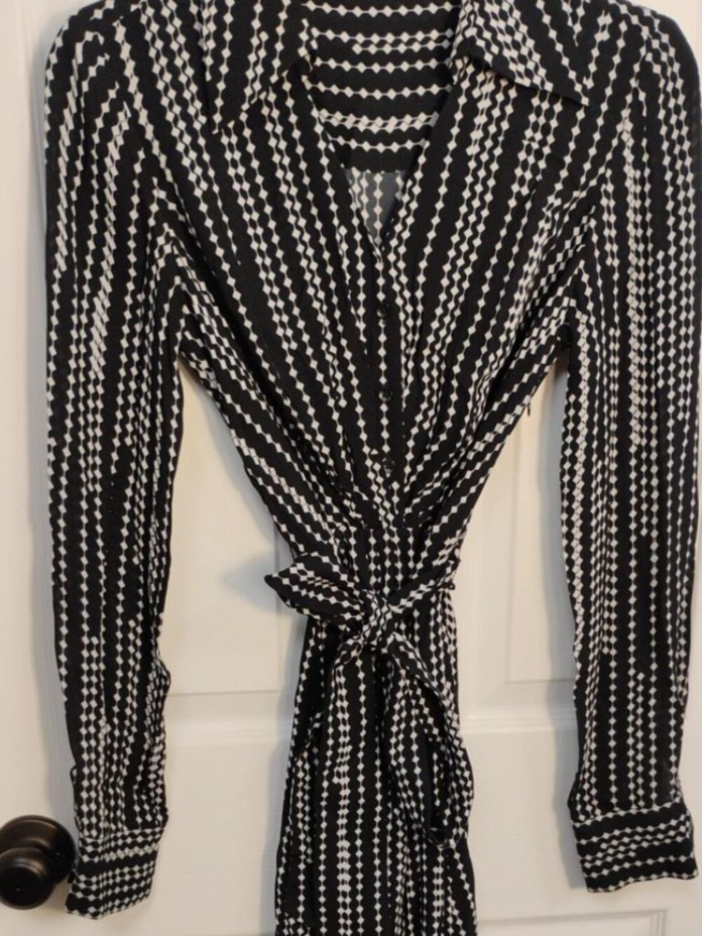 Elie Tahari Size 2 Black White Geometric Wrap Shirt Dress Belted